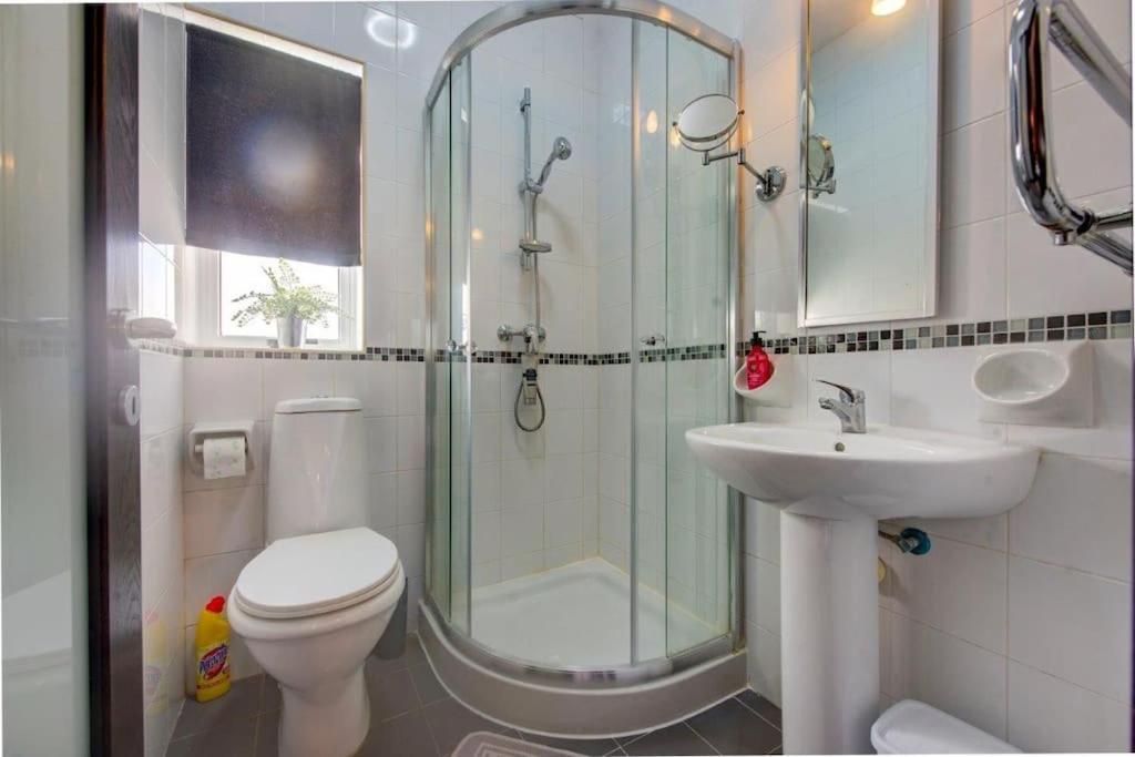 Waterside 3brm In Close To The Sea Апартаменты